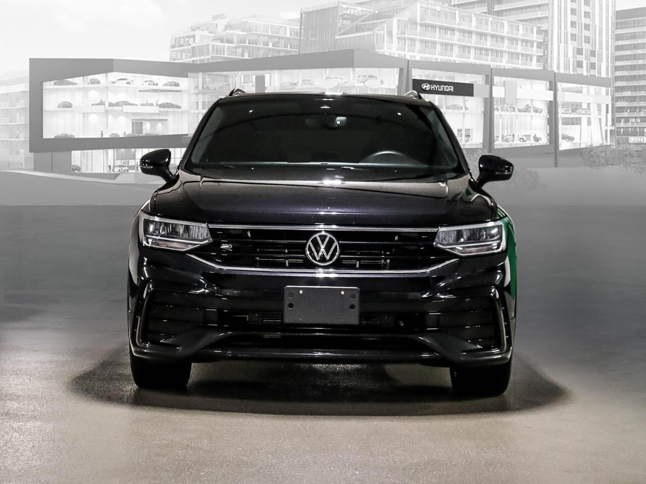 2023 Volkswagen Tiguan Comfortline R-Line Black Edition 4MOTION Photo
