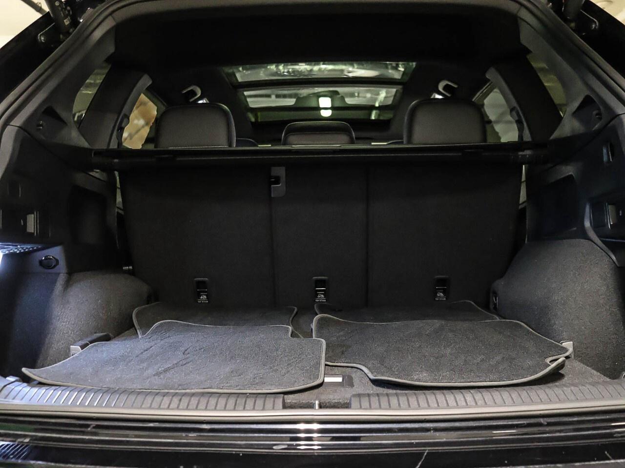 2023 Volkswagen Tiguan Comfortline R-Line Black Edition 4MOTION Photo