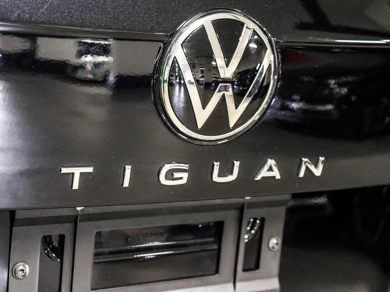 2023 Volkswagen Tiguan Comfortline R-Line Black Edition 4MOTION Photo