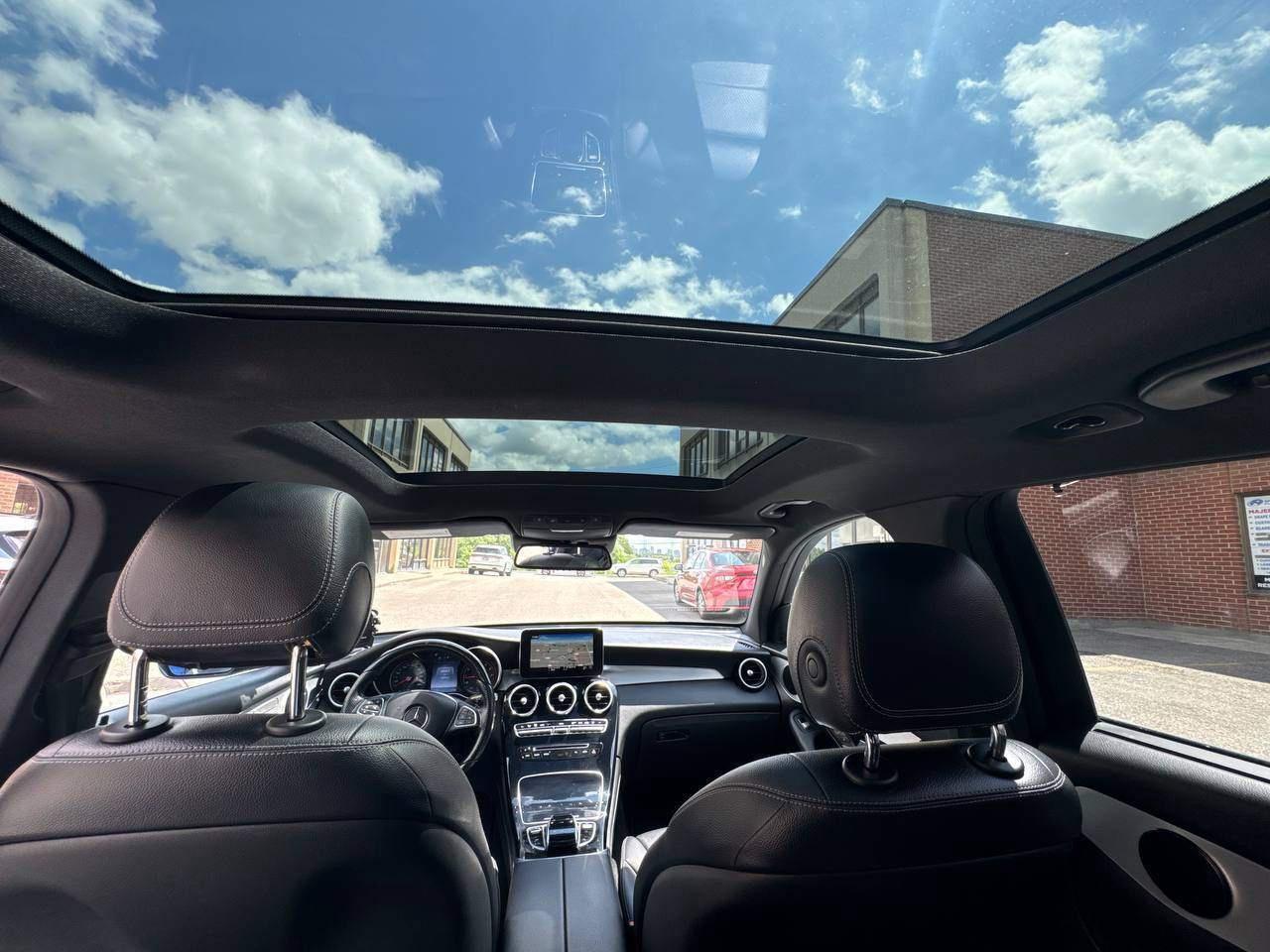 2017 Mercedes-Benz GLC-Class 4MATIC 4dr GLC 300, DISTRONIC PLUS WITH ACTIVE PIL Photo