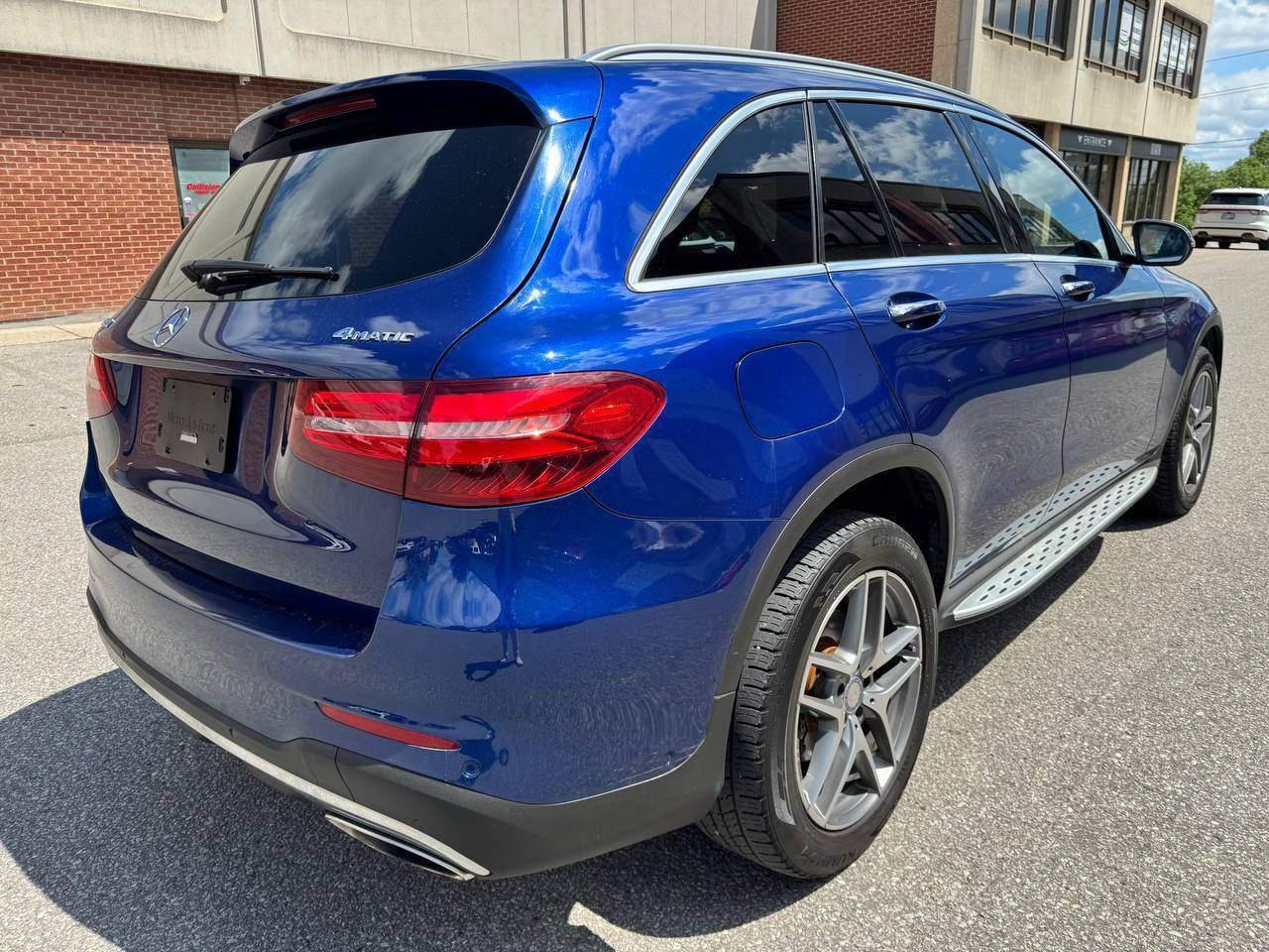 2017 Mercedes-Benz GLC-Class 4MATIC 4dr GLC 300, DISTRONIC PLUS WITH ACTIVE PIL Photo4