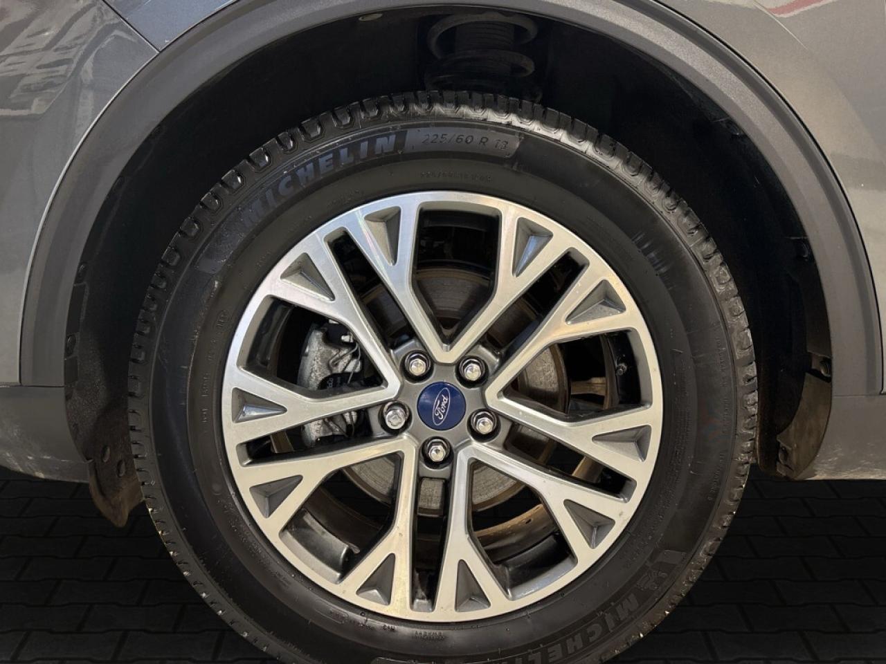 2020 Ford Escape SEL AWD Leather/NAVI/Sunroof/Clean Carfax/Service Photo