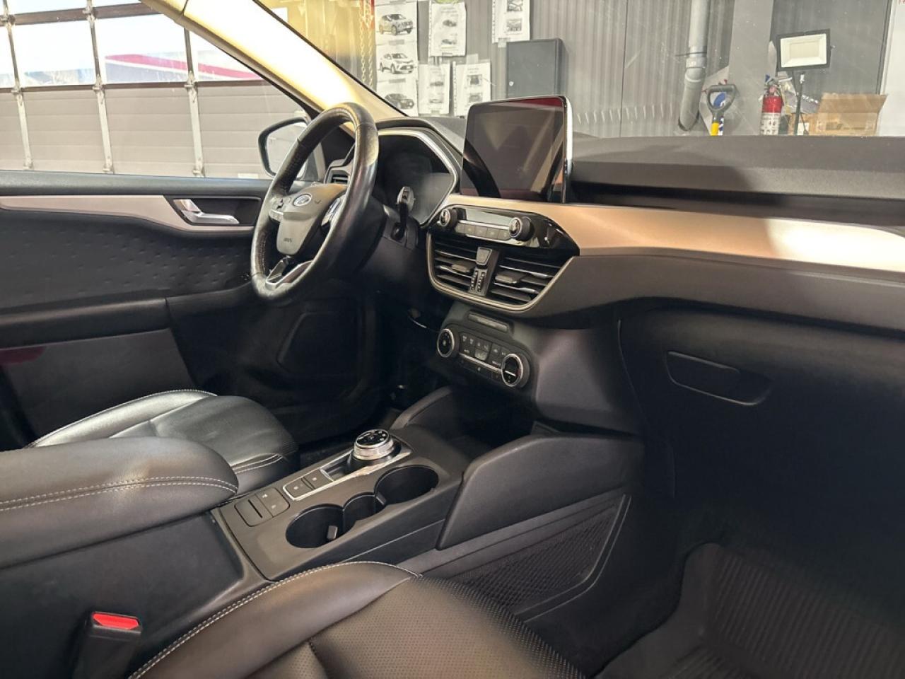 2020 Ford Escape SEL AWD Leather/NAVI/Sunroof/Clean Carfax/Service Photo