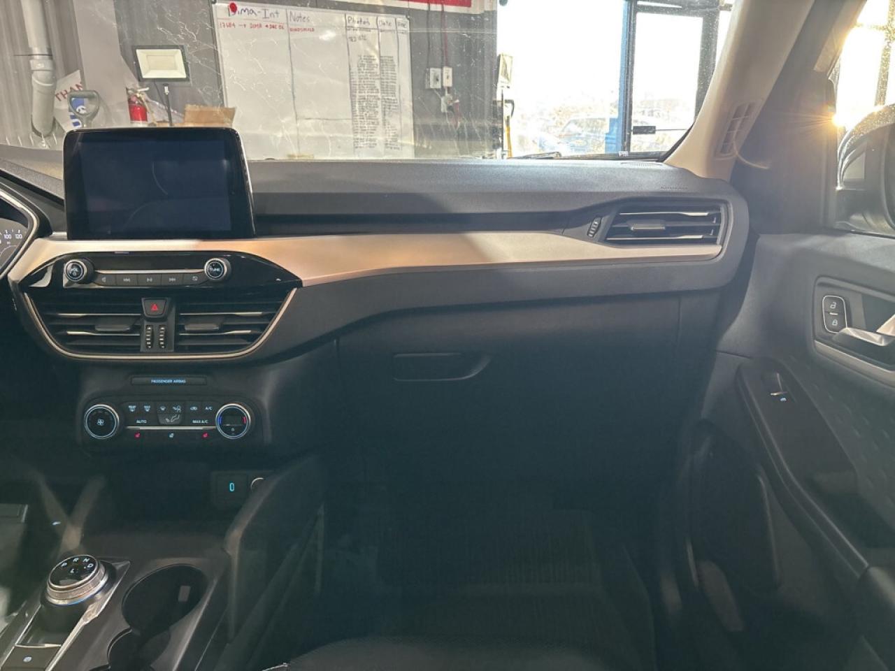 2020 Ford Escape SEL AWD Leather/NAVI/Sunroof/Clean Carfax/Service Photo