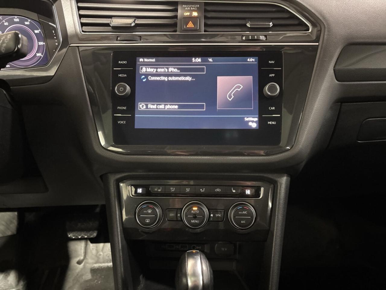 2019 Volkswagen Tiguan Highline 4MOTION / Leather / NAVI / Sunroof / Remo Photo