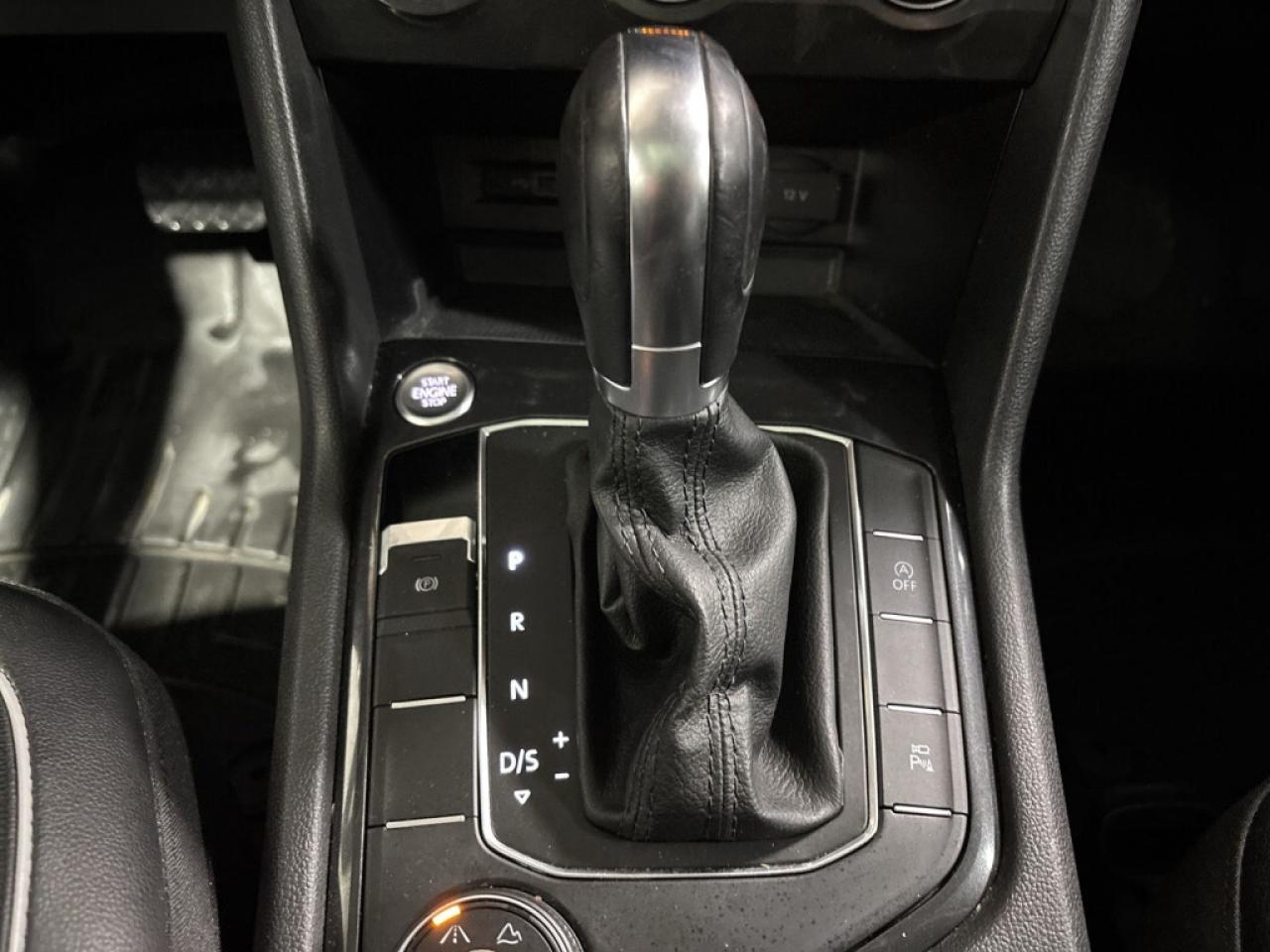 2019 Volkswagen Tiguan Highline 4MOTION / Leather / NAVI / Sunroof / Remo Photo