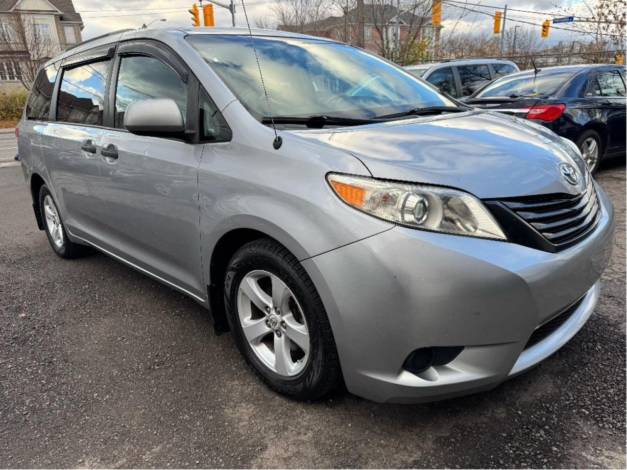2011 Toyota Sienna  Photo