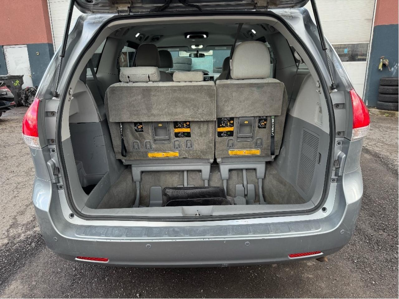 2011 Toyota Sienna  Photo