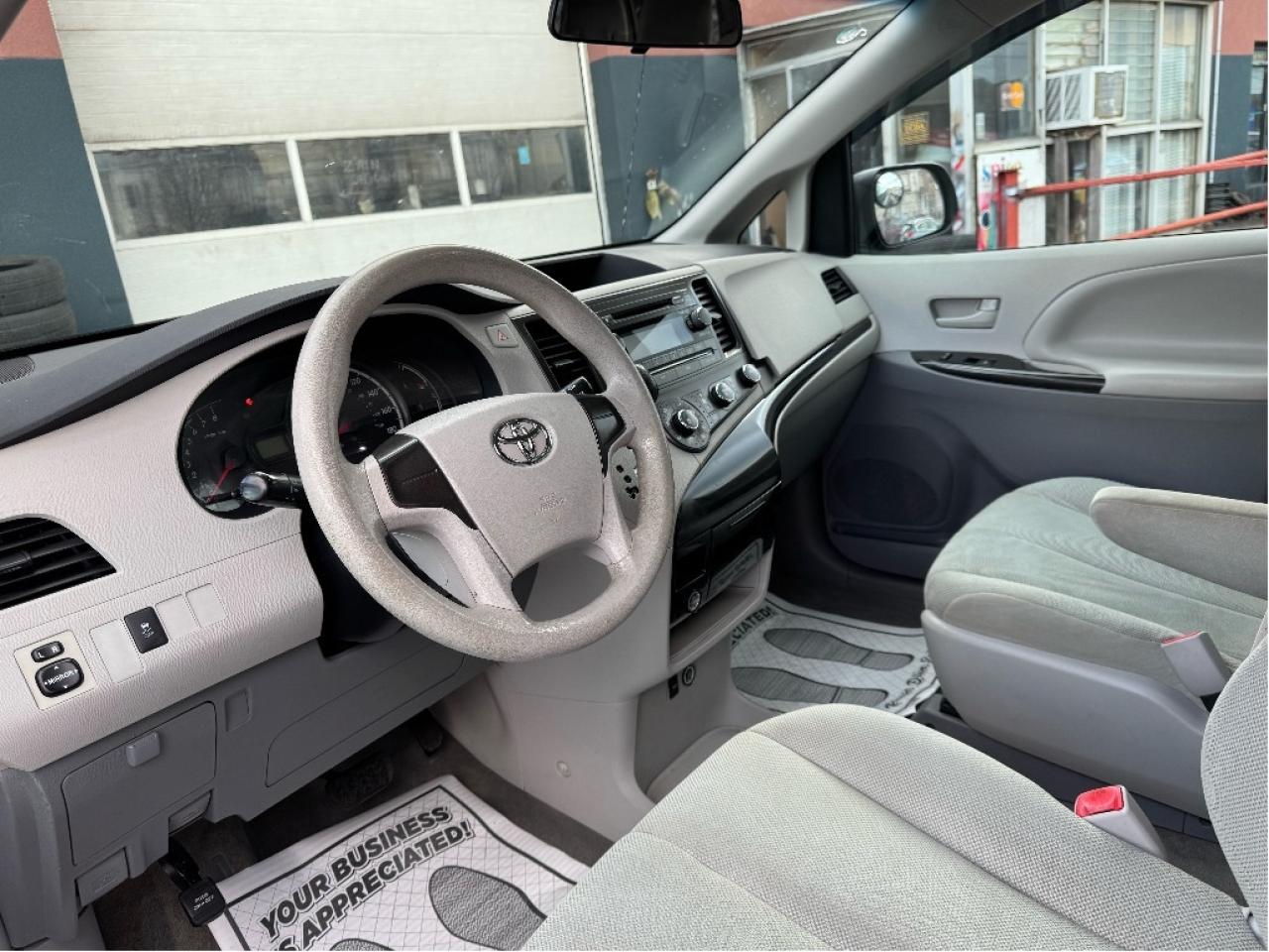 2011 Toyota Sienna  Photo