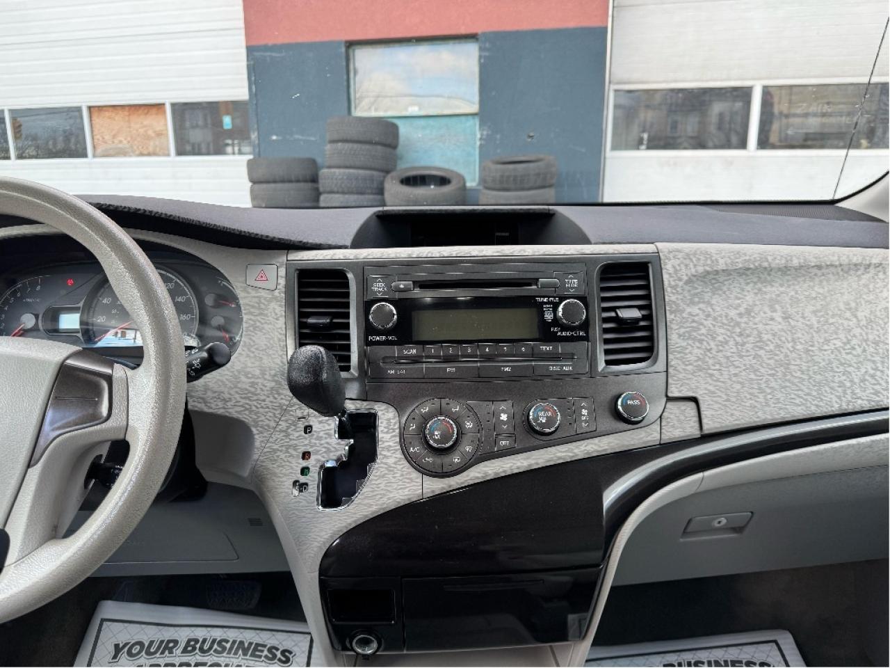 2011 Toyota Sienna  Photo