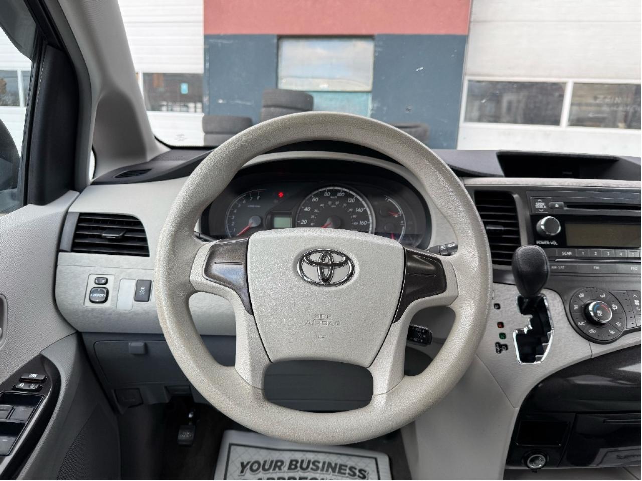 2011 Toyota Sienna  Photo