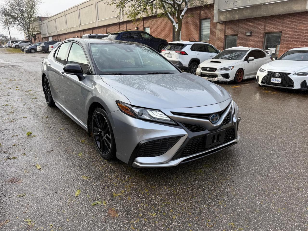 2022 Toyota Camry Hybrid XSE Auto Photo2
