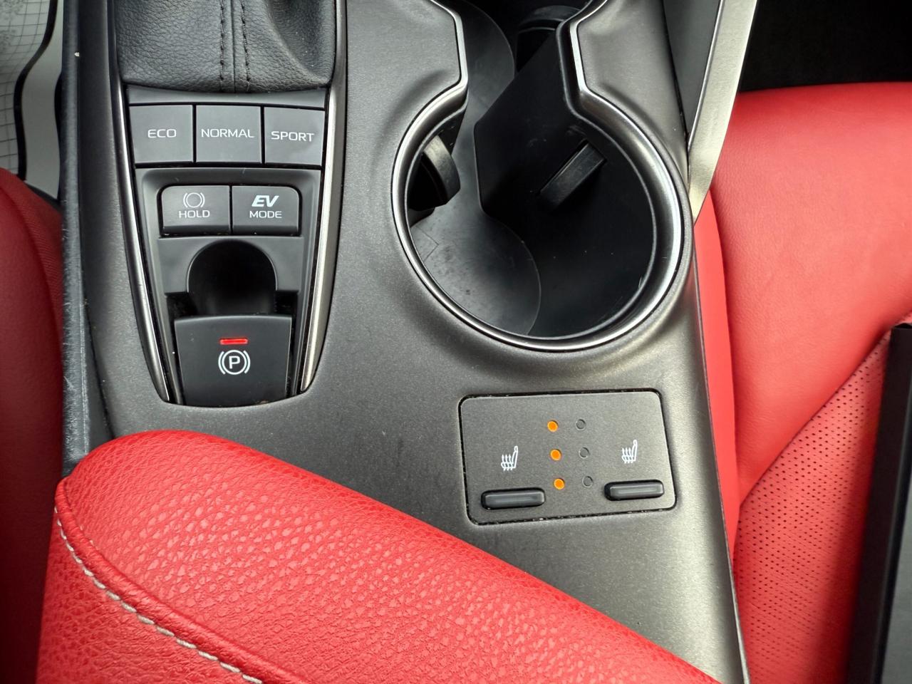 2022 Toyota Camry Hybrid XSE Auto Photo