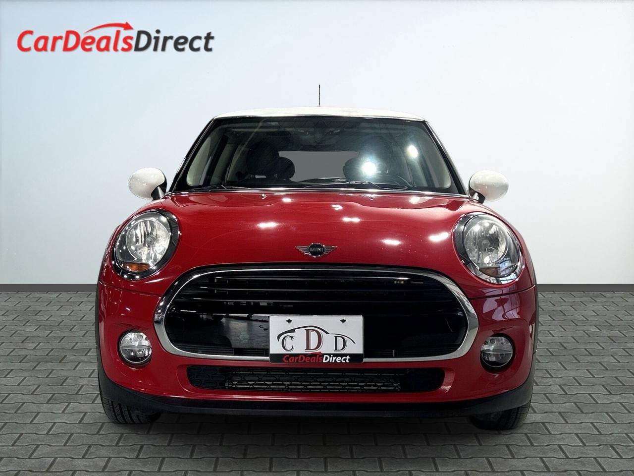 2019 MINI 3 Door Cooper / Leather / Sunroof / Back up Cam / Bluetoo Photo