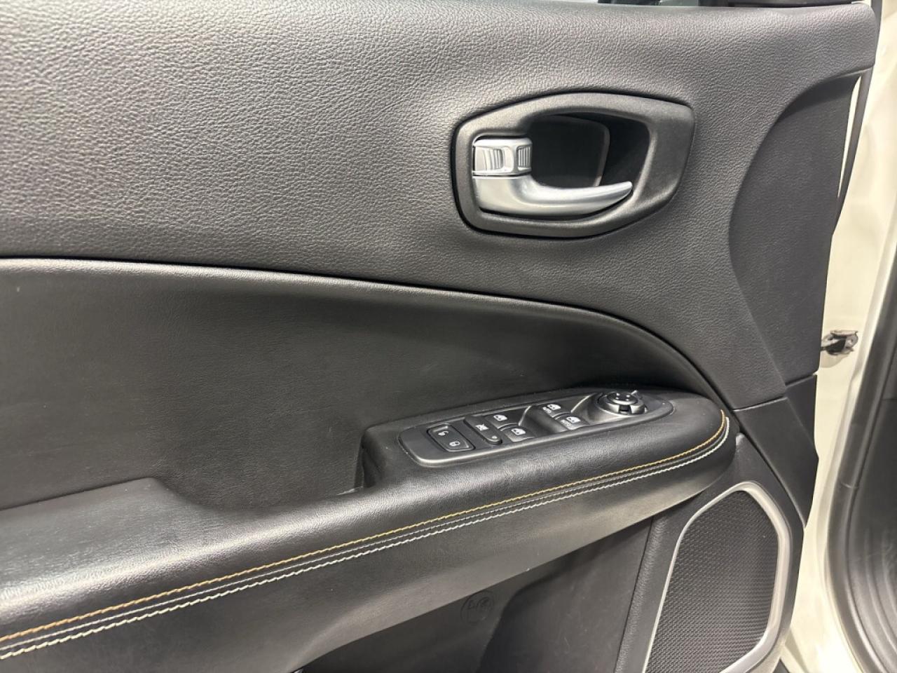 2021 Jeep Compass Upland Edition AWD / Back Up Cam / Heated Seats / Photo