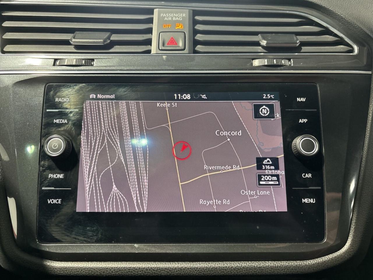 2019 Volkswagen Tiguan R Line/Highline 4MOTION/Leather/NAVI/Sunroof/Drive Photo