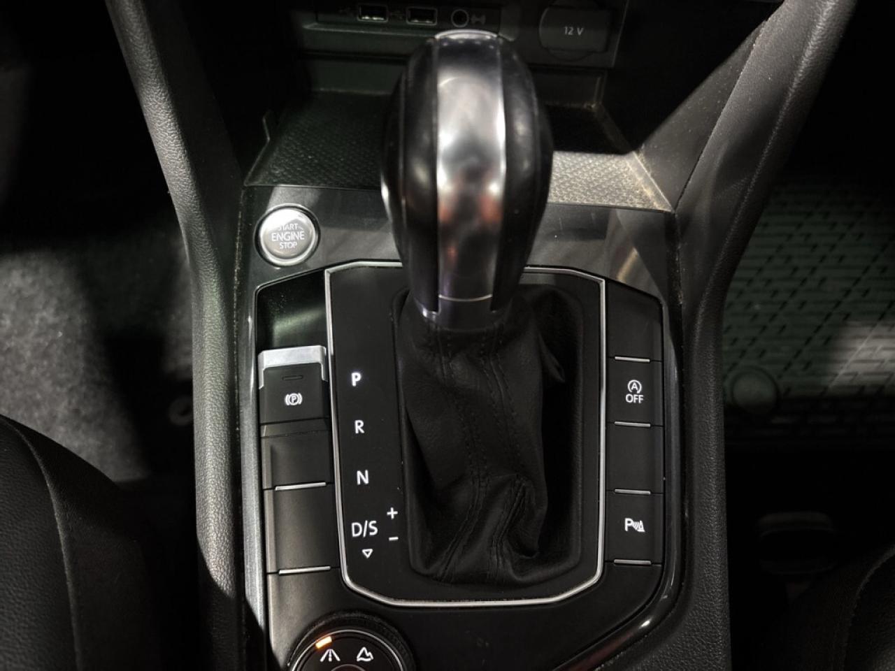 2019 Volkswagen Tiguan R Line/Highline 4MOTION/Leather/NAVI/Sunroof/Drive Photo