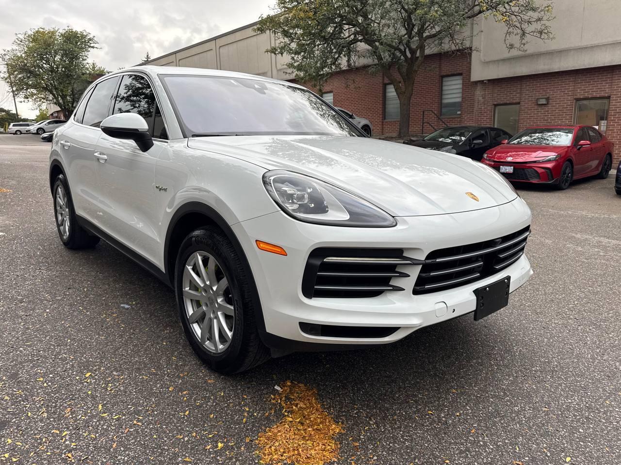 2022 Porsche Cayenne E-Hybrid AWD, premium pkg, assistance pkg Photo