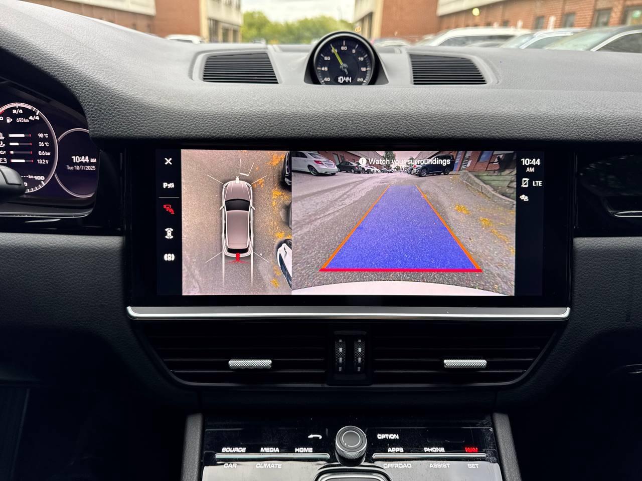 2022 Porsche Cayenne E-Hybrid AWD, premium pkg, assistance pkg Photo