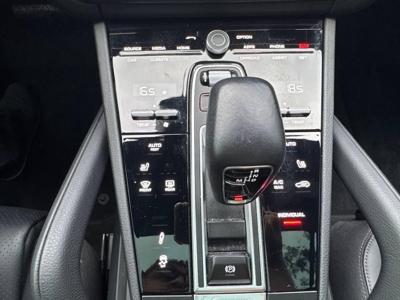 2022 Porsche Cayenne E-Hybrid AWD, premium pkg, assistance pkg Photo