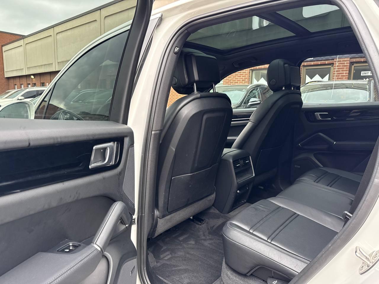 2022 Porsche Cayenne E-Hybrid AWD, premium pkg, assistance pkg Photo