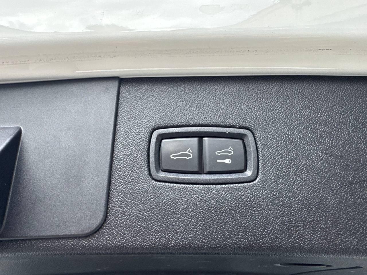 2022 Porsche Cayenne E-Hybrid AWD, premium pkg, assistance pkg Photo