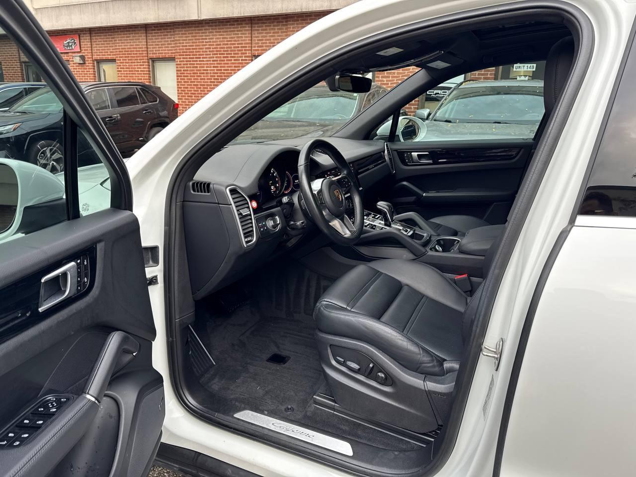 2022 Porsche Cayenne E-Hybrid AWD, premium pkg, assistance pkg Photo