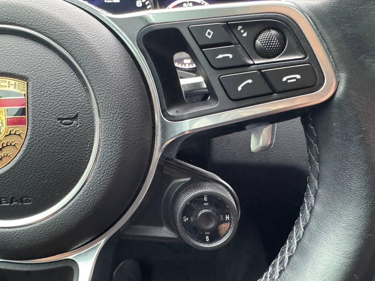 2022 Porsche Cayenne E-Hybrid AWD, premium pkg, assistance pkg Photo