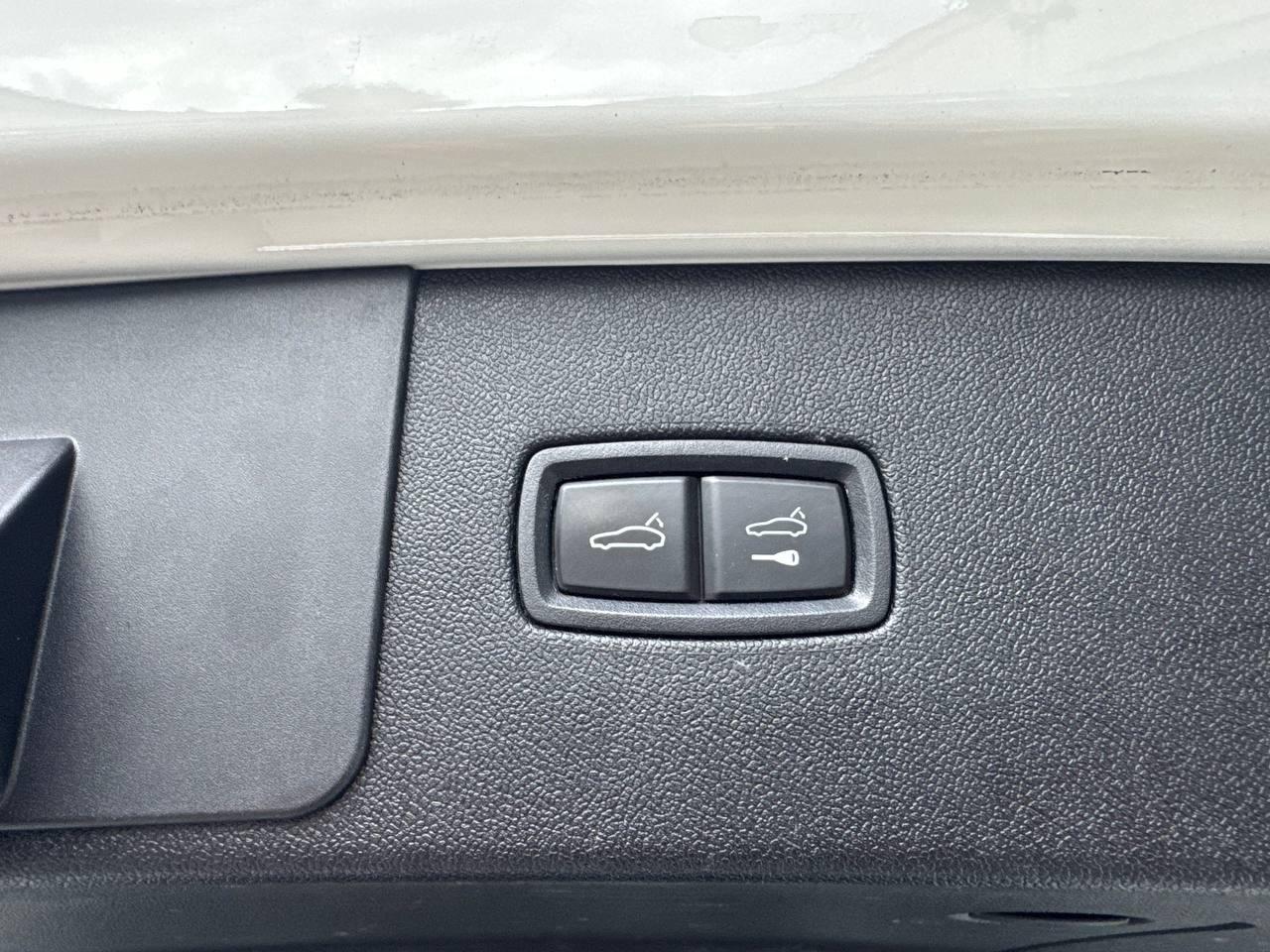 2022 Porsche Cayenne E-Hybrid AWD, premium pkg, assistance pkg Photo