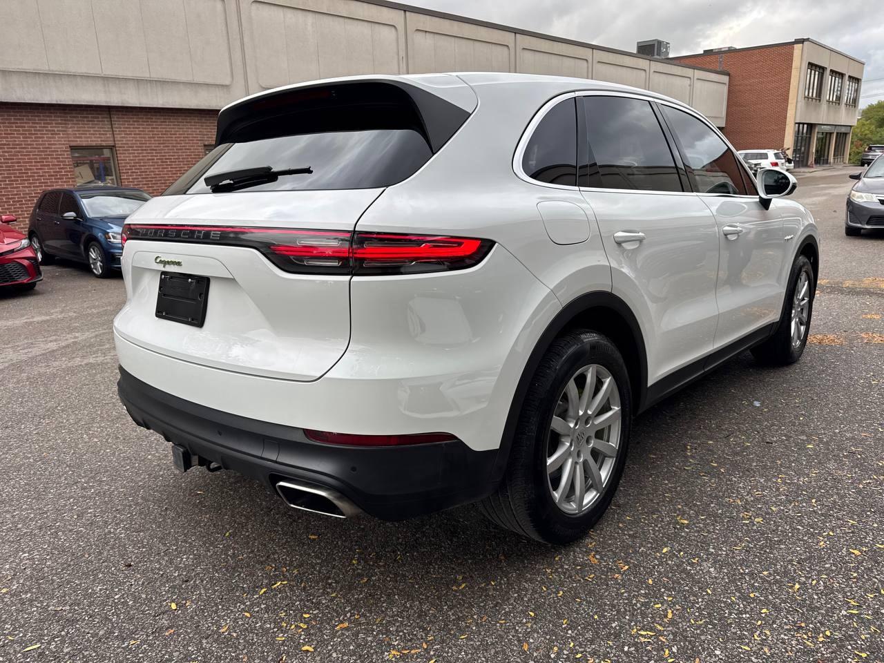 2022 Porsche Cayenne E-Hybrid AWD, premium pkg, assistance pkg Photo