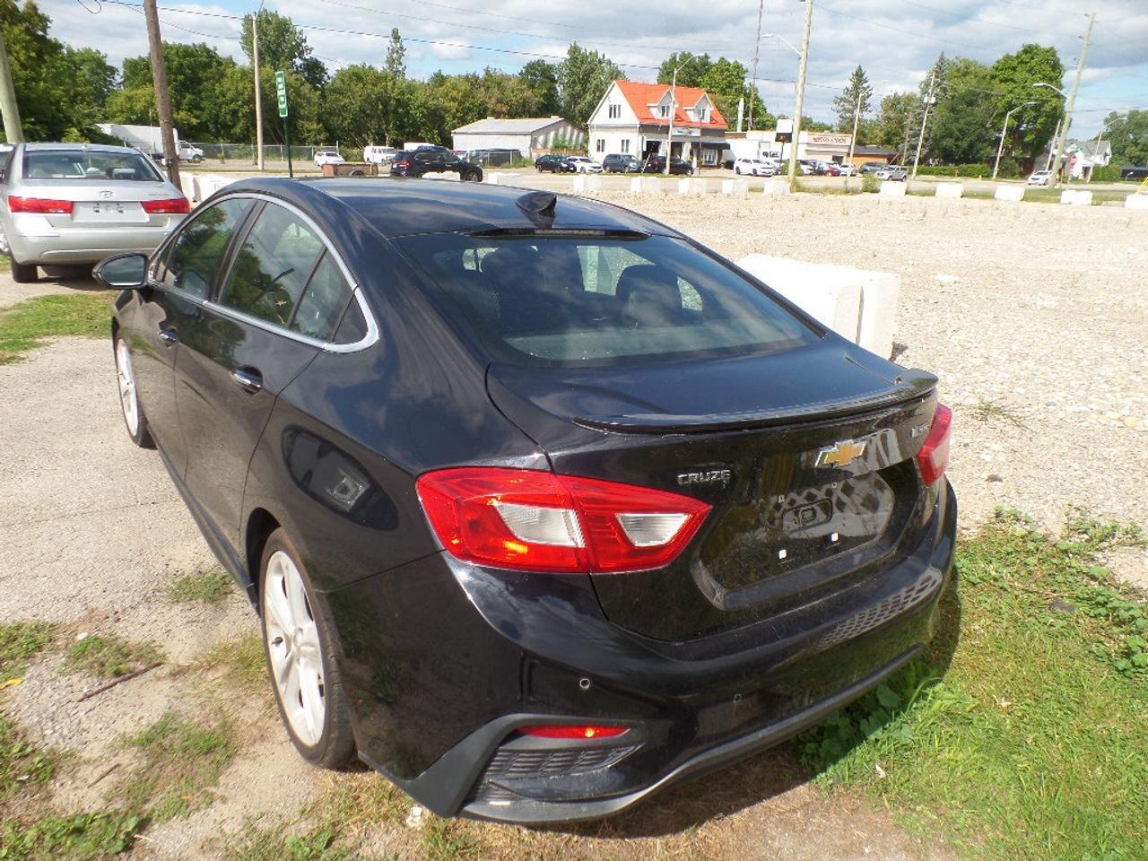 2017 Chevrolet Cruze 4DR SDN 1.4L PREMIER W/1SF Photo4