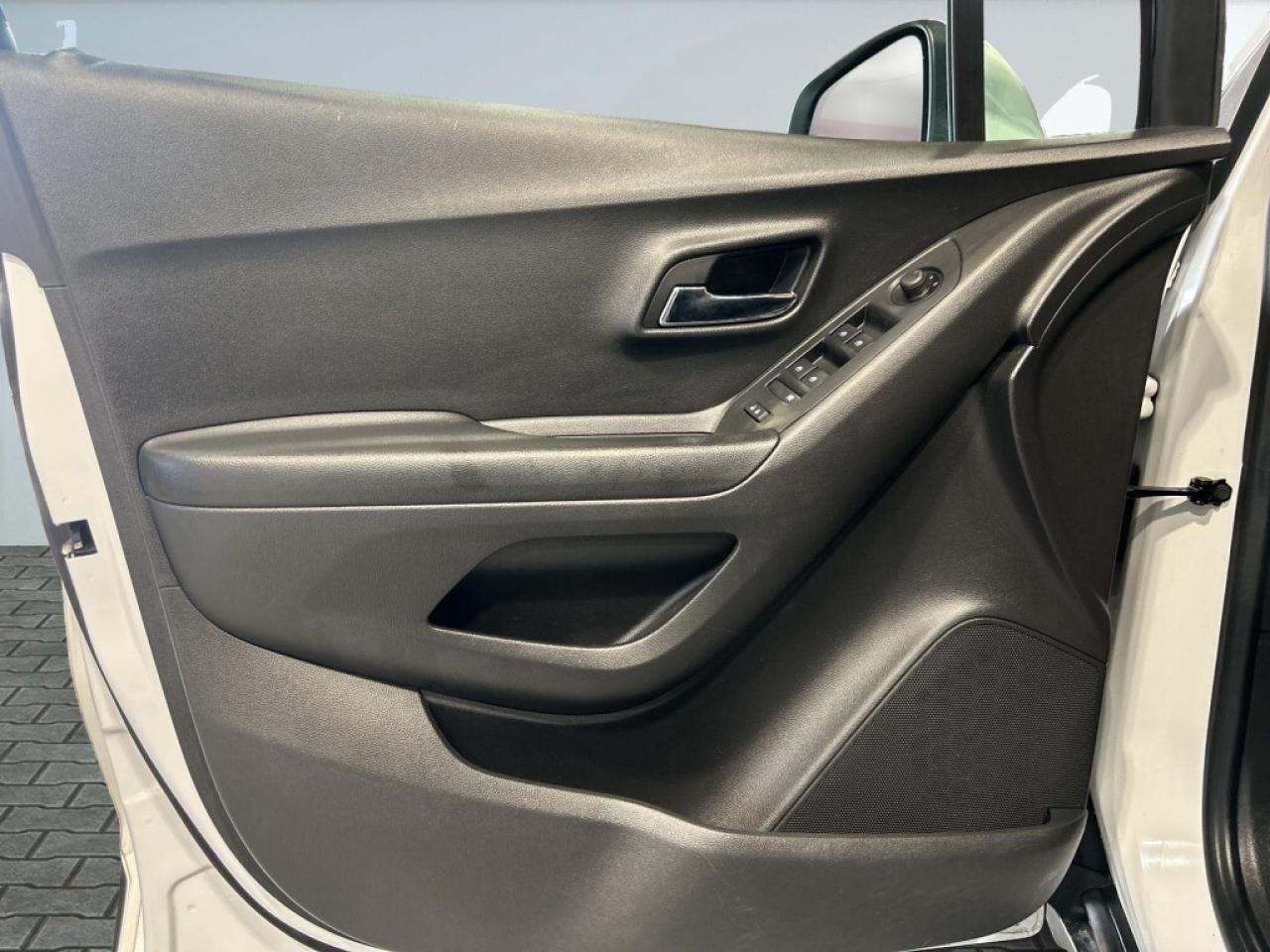 2021 Chevrolet Trax Gorgeous AWD Winter Ready SUV   LT   Leather & Hea Photo