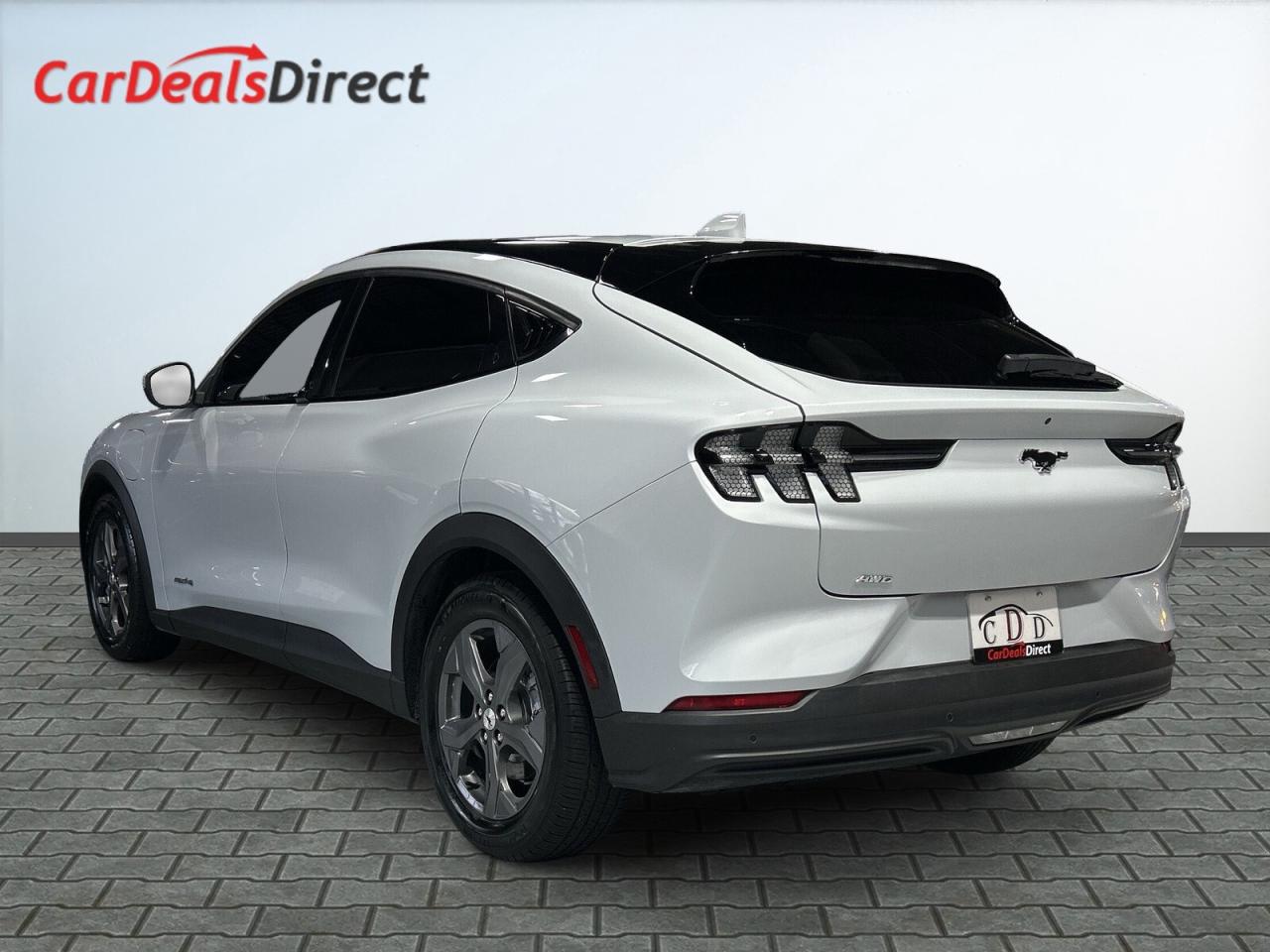 2021 Ford Mustang Mach-E Mach E Select AWD / NAVI / Leather / Drive Assist Photo