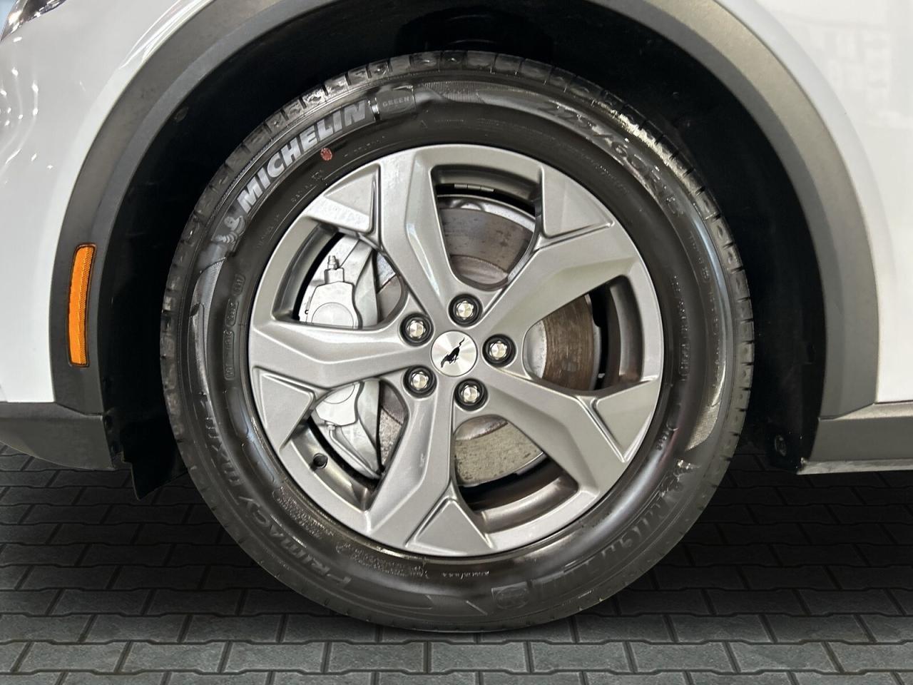 2021 Ford Mustang Mach-E Mach E Select AWD / NAVI / Leather / Drive Assist Photo