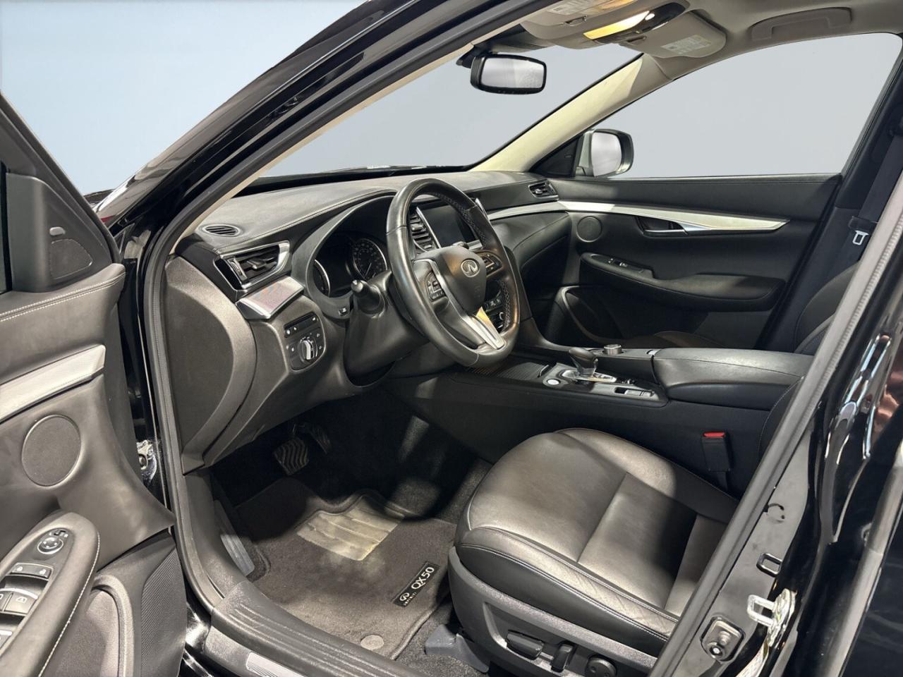 2021 Infiniti QX50 LUXE AWD / Sunroof / Android Carplay / Leather / D Photo