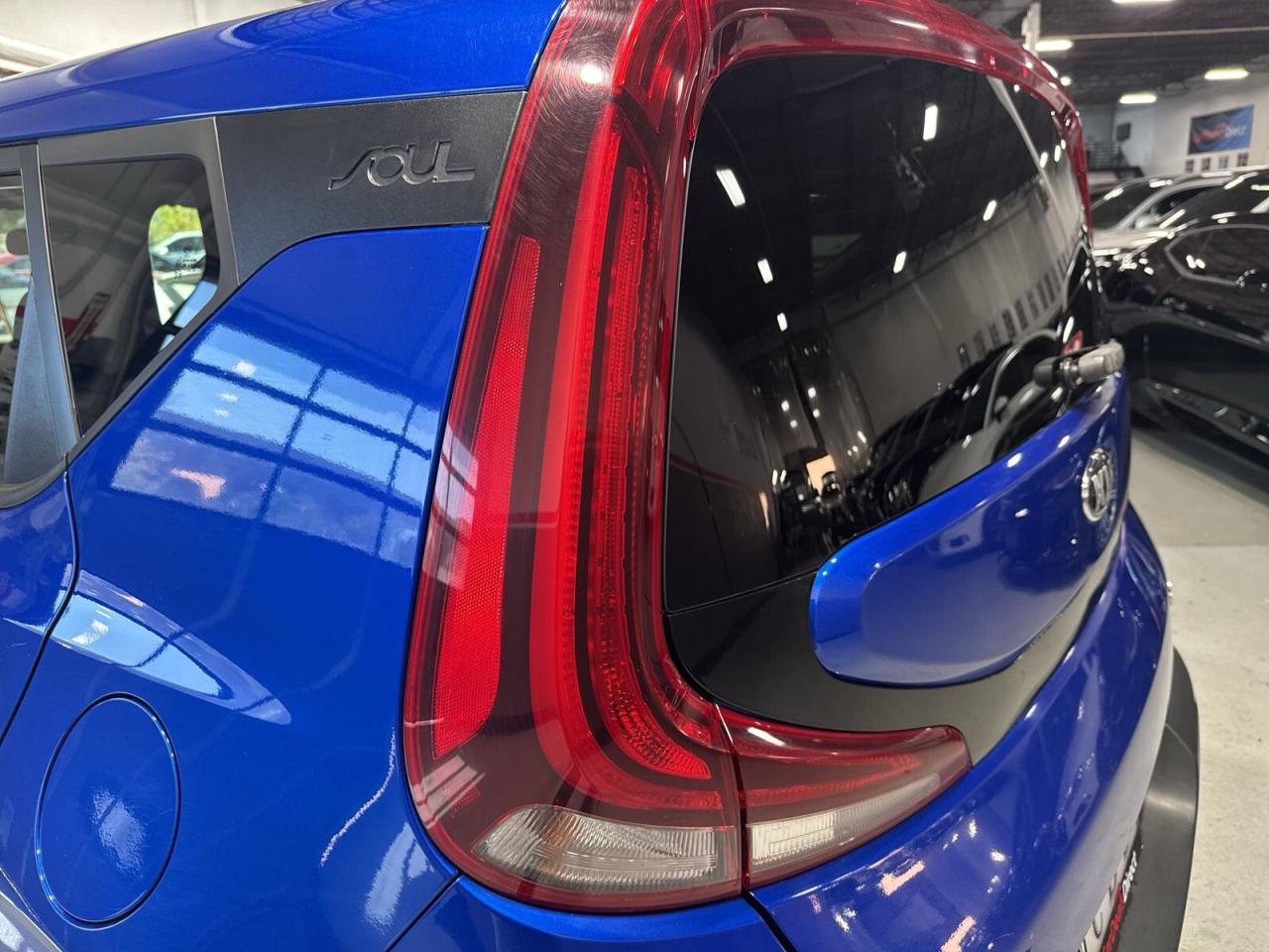 2021 Kia Soul EX / Sunroof / Lane Depart / Blind Spot / Back Up Photo2