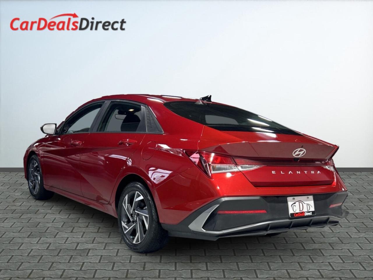 2025 Hyundai Elantra Preferred / Tech Pkg / Sunroof / Lane Assist / Dri Photo4