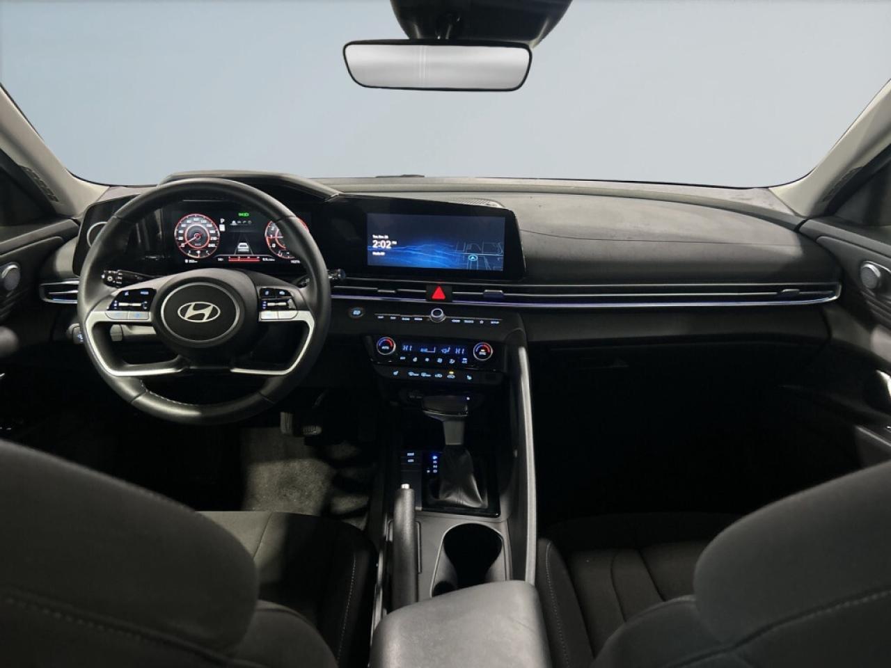 2025 Hyundai Elantra Preferred / Tech Pkg / Sunroof / Lane Assist / Dri Photo