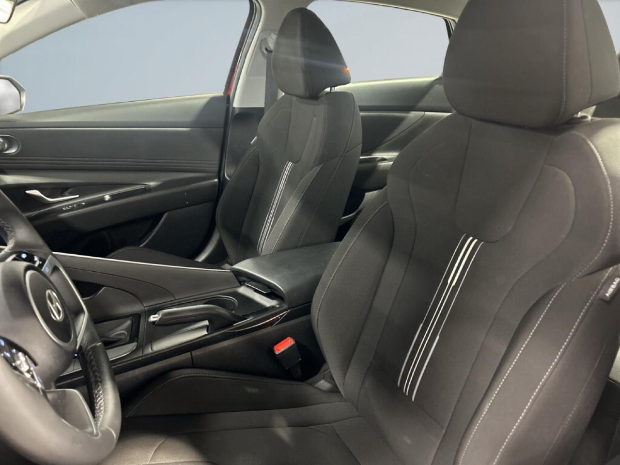 2025 Hyundai Elantra Preferred / Tech Pkg / Sunroof / Lane Assist / Dri Photo