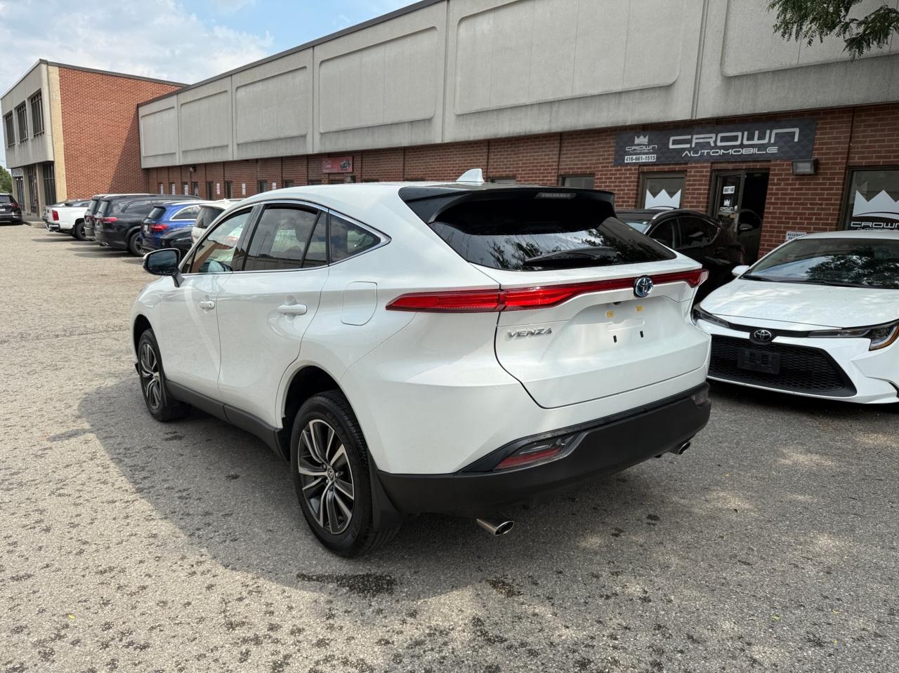 2024 Toyota Venza LE AWD, ONE OWNER, NO ACCIDENT Photo4