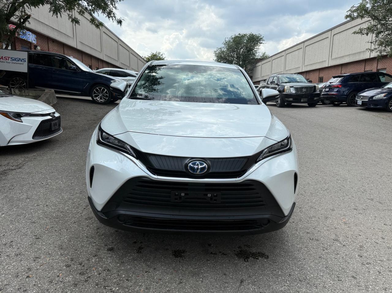 2024 Toyota Venza LE AWD, ONE OWNER, NO ACCIDENT Photo