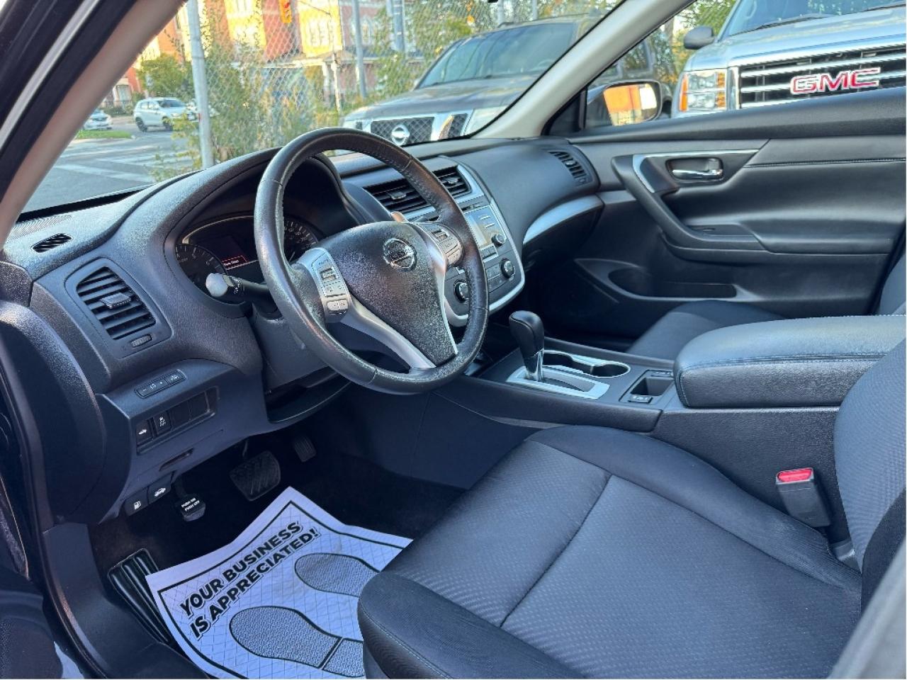 2017 Nissan Altima SR Photo