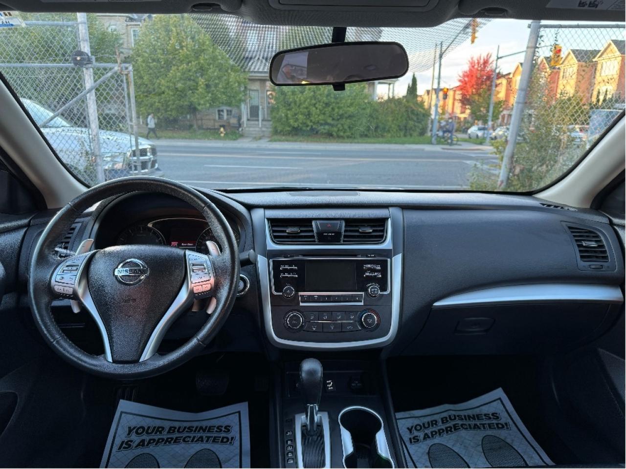 2017 Nissan Altima SR Photo