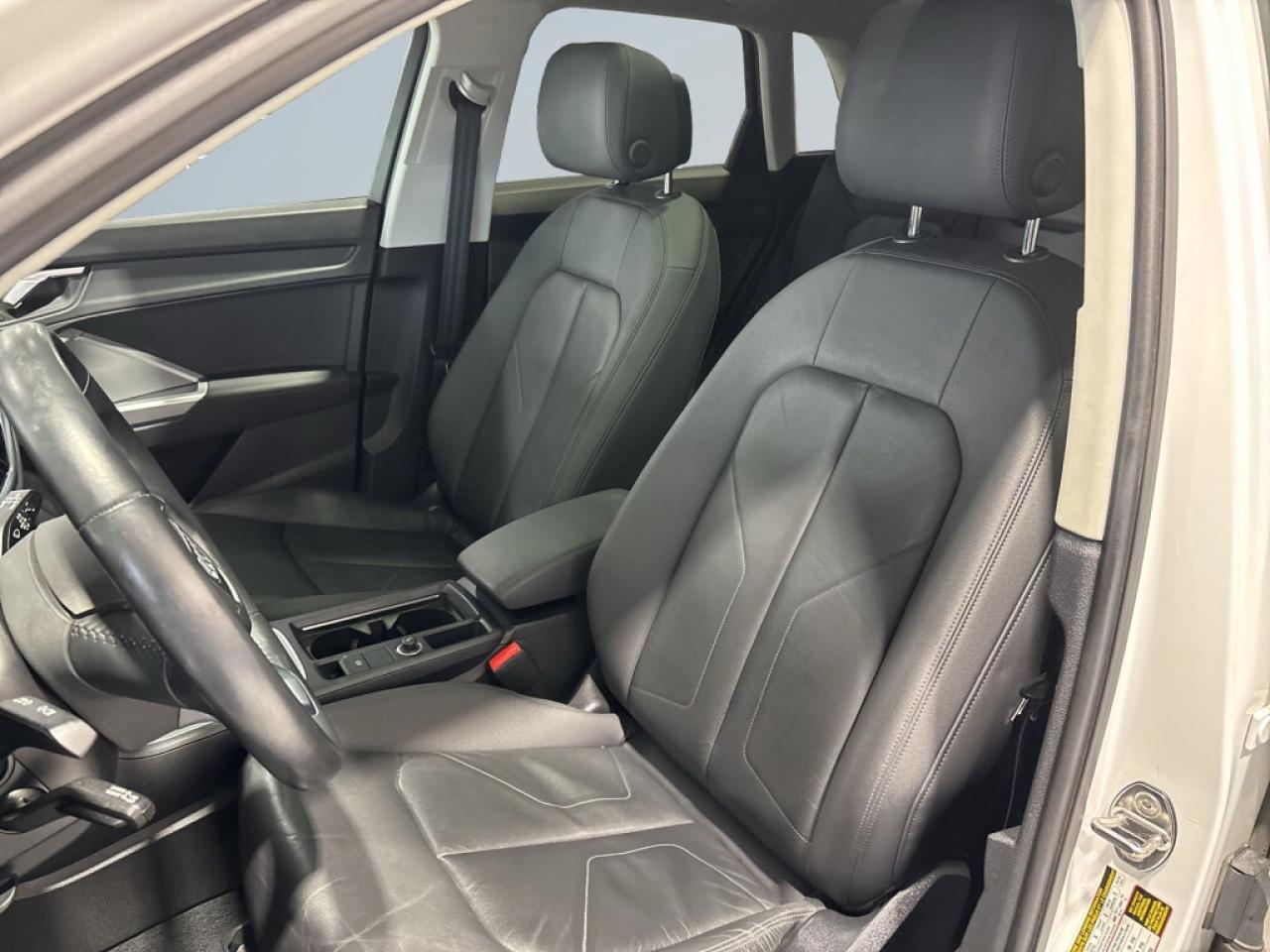2020 Audi Q3 Komfort / Leather / Sunroof / Navi / Clean Carfax Photo