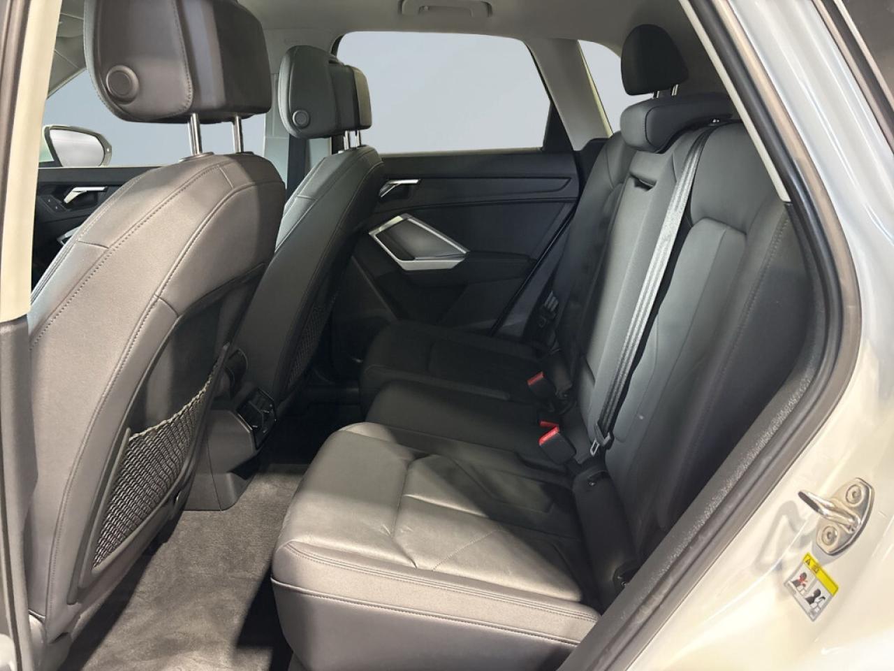 2020 Audi Q3 Komfort / Leather / Sunroof / Navi / Clean Carfax Photo