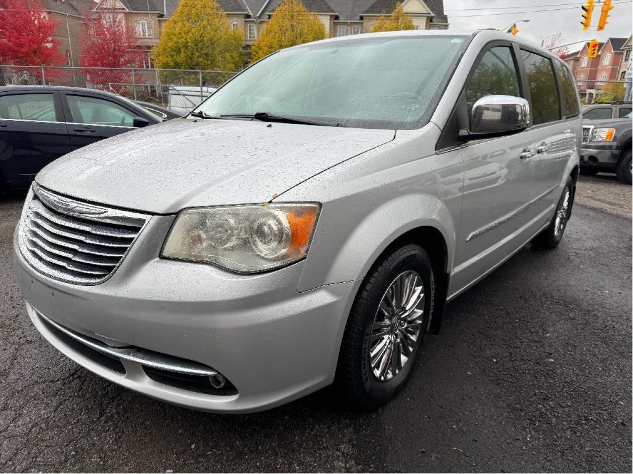 2011 Chrysler Town & Country Limited Photo