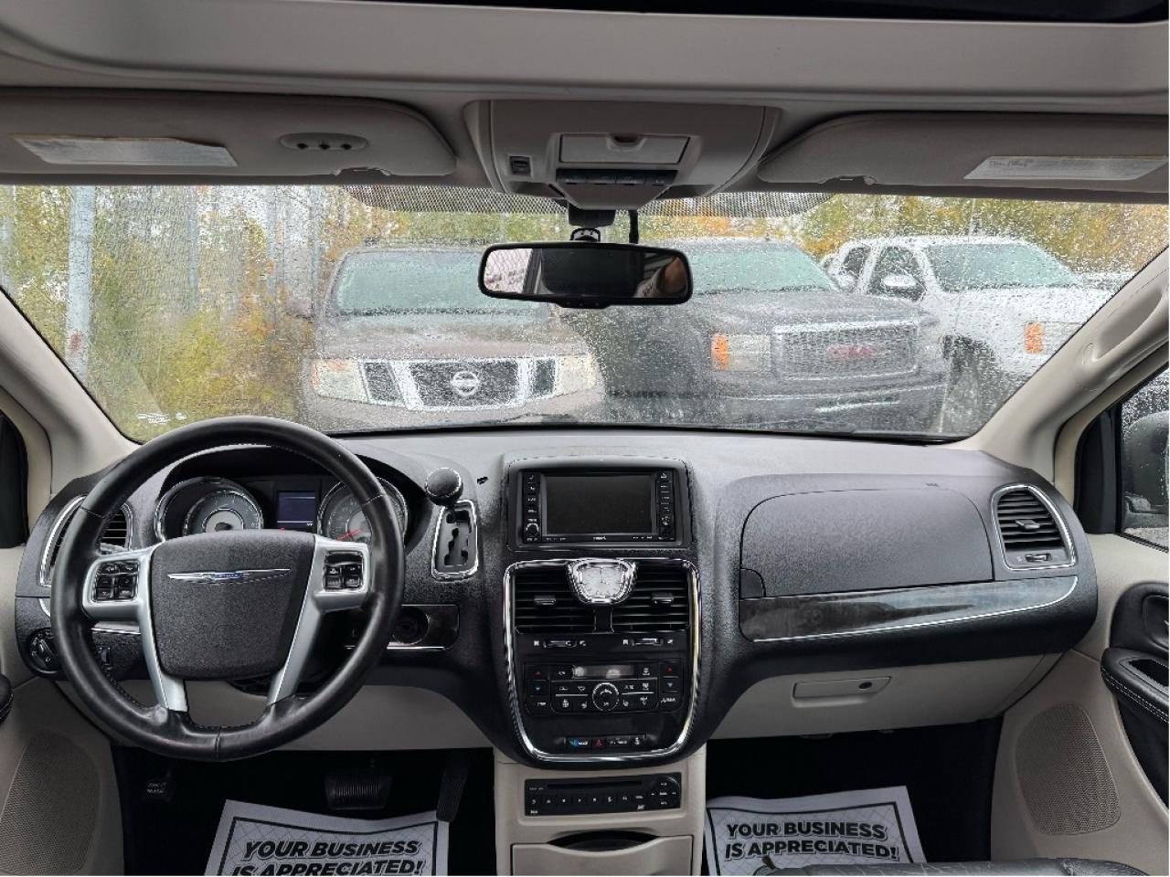 2011 Chrysler Town & Country Limited Photo