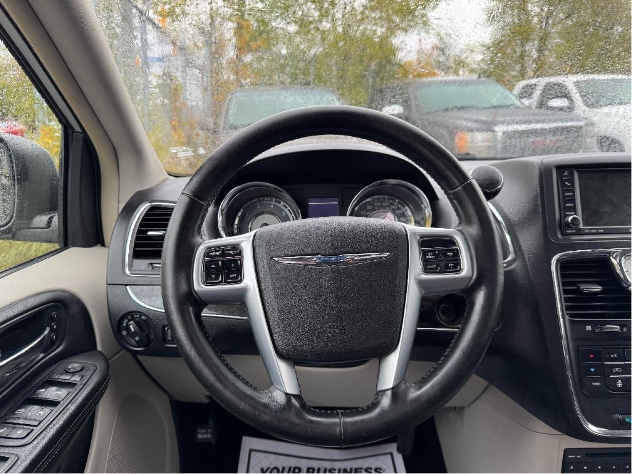 2011 Chrysler Town & Country Limited Photo