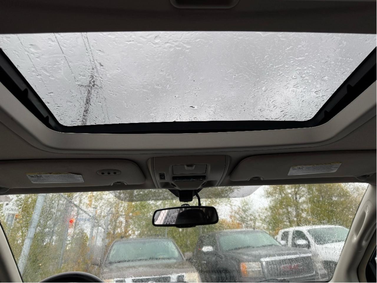 2011 Chrysler Town & Country Limited Photo