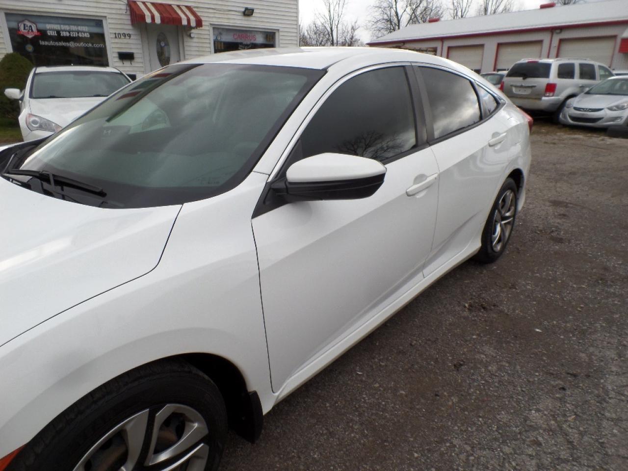 2016 Honda Civic Sedan 4dr Man LX Photo
